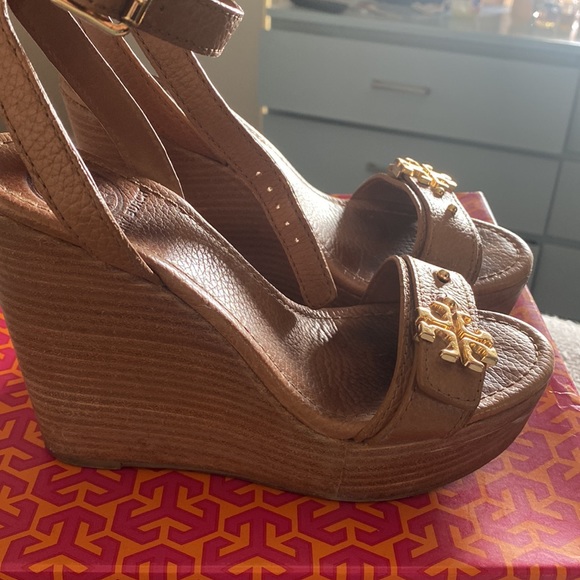 Some wear and tear but still lots of life. Doesn’t fit anymore. - Picture 2 of 4